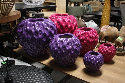 5 x hippe vaas Strawberry paars en roze Light & Living, Huis en Inrichting, Woonaccessoires | Vazen, Zo goed als nieuw, Overige kleuren
