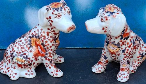 IMARI porselein. Japan.  Hondenpaar. Handpainted.  13  cm., Antiek en Kunst, Kunst | Niet-Westerse kunst, Ophalen
