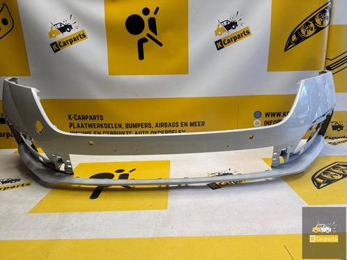 SKODA OCTAVIA 4 VOORBUMPER PDC KLS 5E3807221 BUMPER, Auto-onderdelen, Carrosserie en Plaatwerk, Bumper, Skoda, Voor, Gebruikt