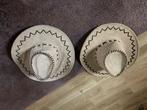 Twee suede cowboyhoeden, Kleding | Dames, Hoed, One size fits all, Ophalen of Verzenden, Onbekend