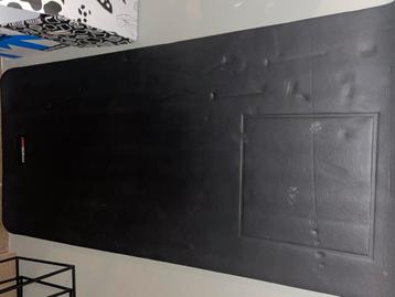 Fitnessmat beschikbaar voor biedingen