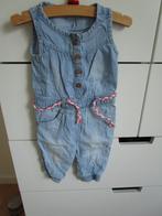 Hema maat 62 - spijker jumpsuit in lichte wassing, Gebruikt, Broekje, Meisje, Ophalen of Verzenden
