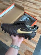 Nike Tiempo Legend R10 FG (39 tm 45), Sport en Fitness, Voetbal, Ophalen of Verzenden, Zo goed als nieuw, Shirt