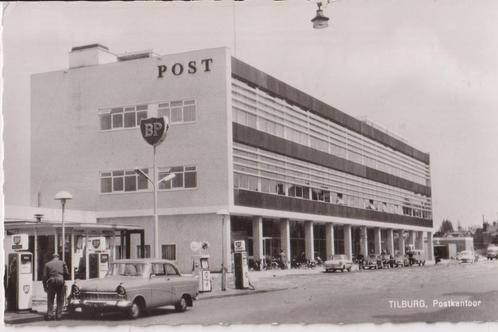 Tilburg, Postkantoor met auto's Ford Taunus P2 17M, Verzamelen, Ansichtkaarten | Nederland, Gelopen, Noord-Brabant, Ophalen of Verzenden