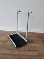 CPU houder bevestiging aan bureau, Computers en Software, Ophalen of Verzenden, Zo goed als nieuw, Onbekend
