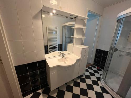 Complete badkamer set – douchecabine, meubel & radiator, Huis en Inrichting, Badkamer | Complete badkamers, Gebruikt, Met douche