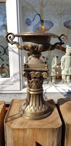 Grote bronze vaas met oren op sokkel voetstuk, Ophalen of Verzenden, Brons