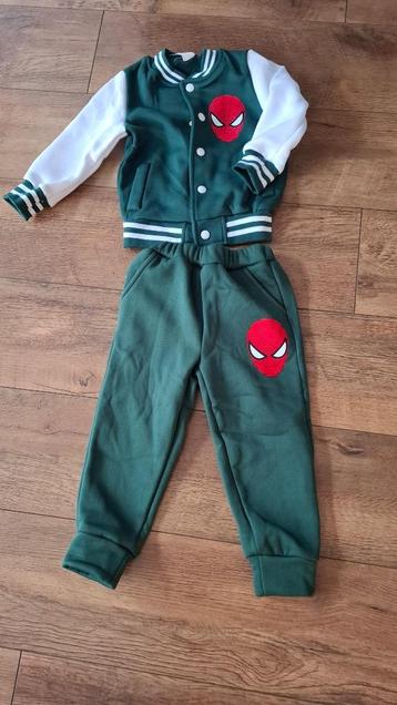 Kinder kleding beschikbaar voor biedingen