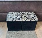 Set van 2 zwarte poefjes met bloemmotief, Huis en Inrichting, Banken | Voetenbanken en Poefen, Ophalen, Minder dan 50 cm, Gebruikt