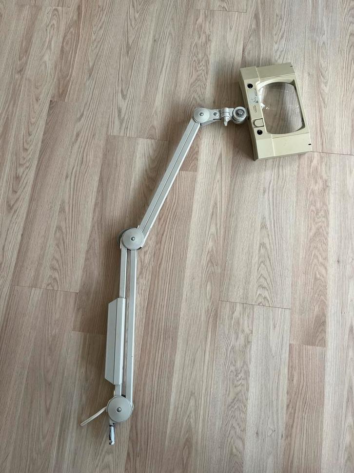 Te koop Luxo loupelamp type Wave., Hobby en Vrije tijd, Vergrootglazen, Loepen en Loeplampen, Vergrootglas of Loep, Ophalen