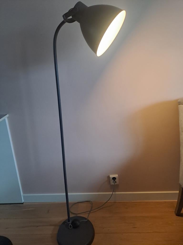 Donkergrijze staande lamp - 1.60m, Ophalen, Zo goed als nieuw, Metaal, 150 tot 200 cm