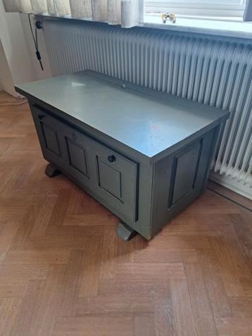 Klassieke dekenkist. beschikbaar voor biedingen