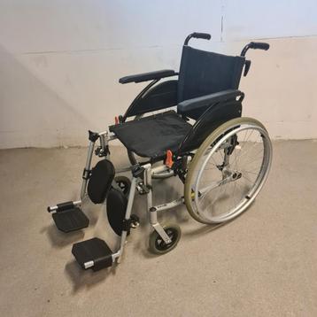 Rolstoel opklapbaar met comfort beensteunen beschikbaar voor biedingen
