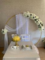 Gouden cirkelboog met witte rozen, Ophalen, Nieuw