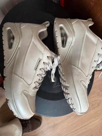 Skechers 37 beschikbaar voor biedingen