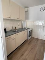 Beko Elektrisch Fornuis met Oven, Witgoed en Apparatuur, Fornuizen, Ophalen, 4 kookzones, Zo goed als nieuw, Elektrisch