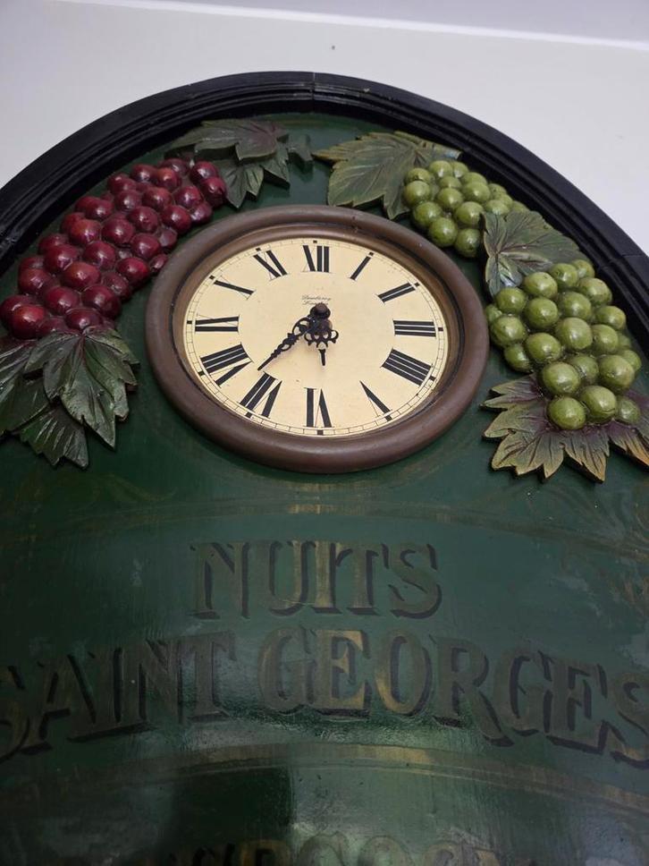 Houten wandklok met Druiven - Nuits Saint Georges Bourgogne, Huis en Inrichting, Woonaccessoires | Klokken, Gebruikt, Wandklok