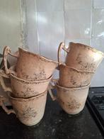 Oude sterk beboterde tassen ,6 stuks, Antiek en Kunst, Antiek | Keramiek en Aardewerk, Ophalen of Verzenden