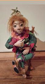 handgemaakte fimoklei elf in schommelstoel, Ophalen of Verzenden, Nieuw, Pop