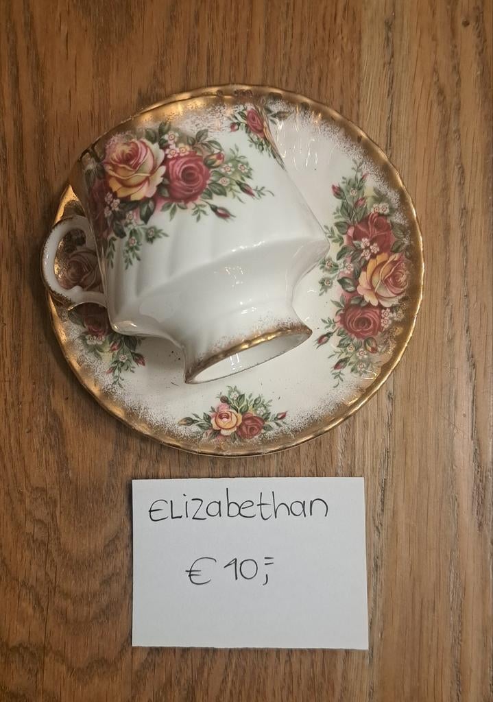Elizabethan kop en schotel, Verzamelen, Porselein, Kristal en Bestek, Ophalen of Verzenden, Zo goed als nieuw, Porselein, Kop en/of schotel