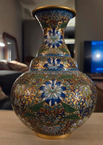 Kleurrijke Cloisonné/Champlèvé Vaas beschikbaar voor biedingen
