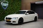 BMW 3-serie 318i M Sport / Shadow Line / CarPlay / Camera, Auto's, BMW, Automaat, Gebruikt, Wit, Bedrijf