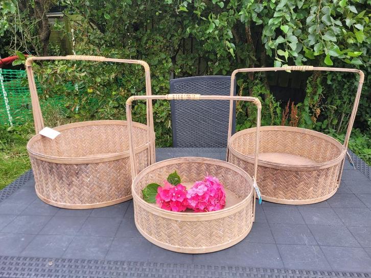 Gave grote rotan manden, in 3 maten NIEUW, Huis en Inrichting, Woonaccessoires | Schalen en Manden, Nieuw, Mand, Rond, Riet, Ophalen of Verzenden