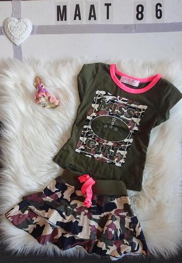 Twee -delig panter shirt rok army roze beschikbaar voor biedingen