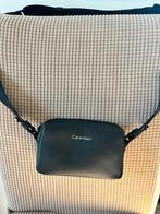 Calvin Klein Schoudertasje - Zwart, Sieraden, Tassen en Uiterlijk, Tassen | Schoudertassen, Ophalen of Verzenden, Zo goed als nieuw