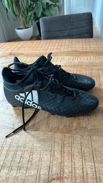 Adidas veld voetbalschoenen maat us91/2. Uk 9 beschikbaar voor biedingen