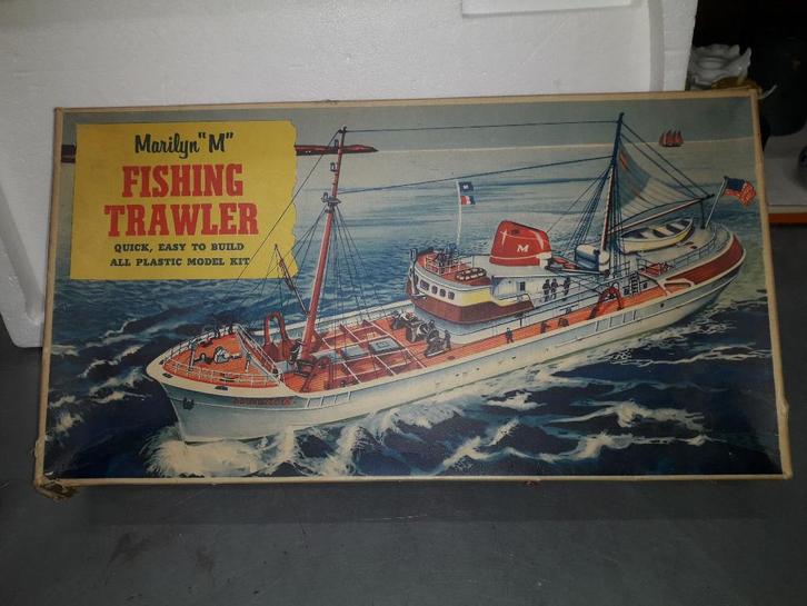 KLEEWARE BOUWDOOS met FISHING TRAWLER ONGEBRUIKT uit 1958, Hobby en Vrije tijd, Modelbouw | Boten en Schepen, Nieuw, 1:50 tot 1:200