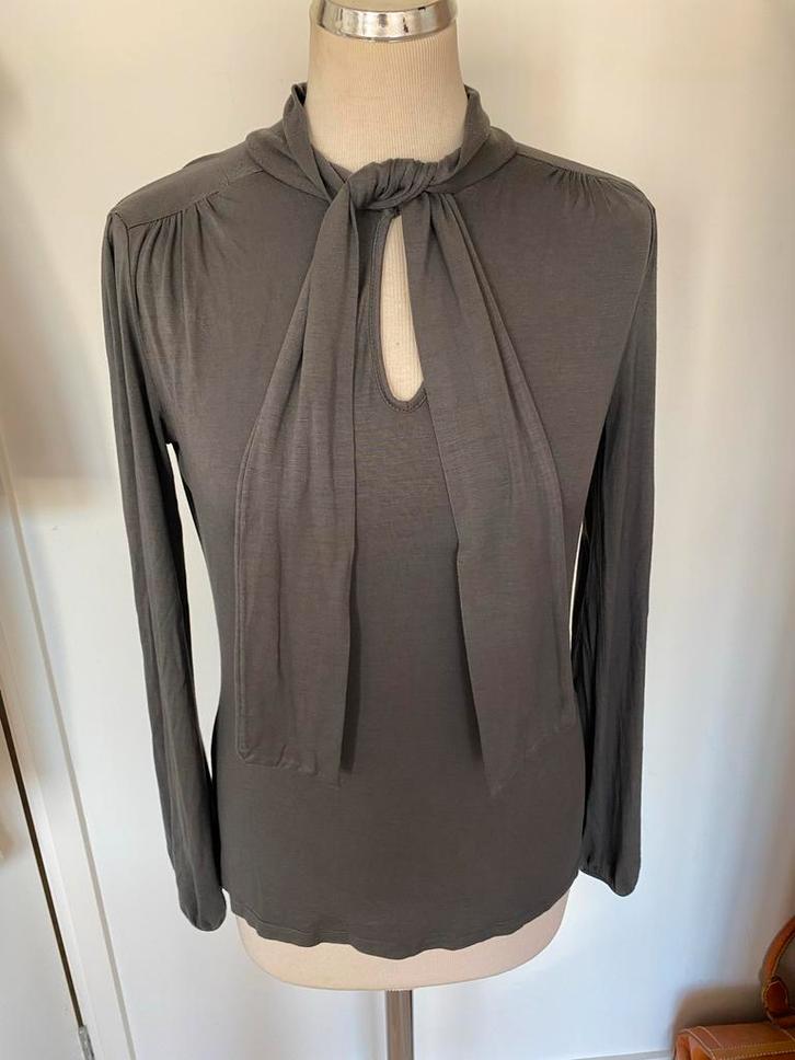 MaxMara Grijze Blouse - Maat M, Kleding | Dames, Blouses en Tunieken, Zo goed als nieuw, Maat 38/40 (M), Grijs, Ophalen of Verzenden