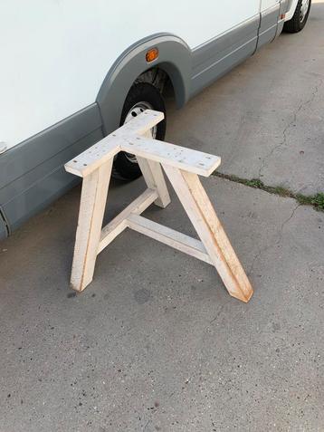Stabile TAFELPOOT voor ronde tafel van ca 1.20 diameter  beschikbaar voor biedingen