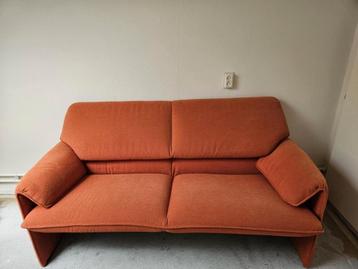 Vintage oranje Leolux bank Catalpa / Bora Bora  beschikbaar voor biedingen