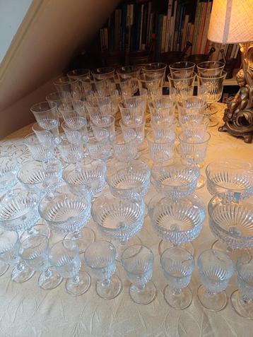 Vintage glasservies VMC Reims . beschikbaar voor biedingen