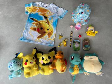Koopje! Pokemon spullen, knuffels, t-shirt, lampje, horloge beschikbaar voor biedingen