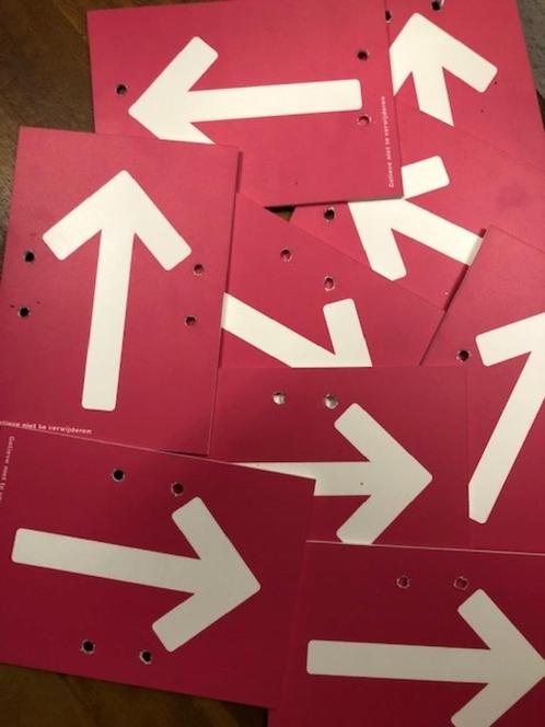 15 Richtingaanwijzer Pijl Borden Platen Kunststof Nr.112 jdu, Huis en Inrichting, Woonaccessoires | Tekstborden en Spreuken, Zo goed als nieuw