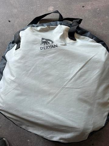 Deryan popup tent beschikbaar voor biedingen