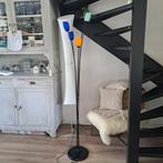 Hippe Staande Lamp met Kleurrijke Lampenkappen, Huis en Inrichting, Lampen | Vloerlampen, Ophalen, Zo goed als nieuw, Glas, 150 tot 200 cm
