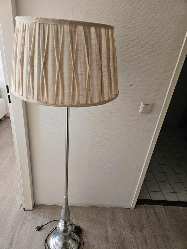 Prachtige lampenvoet, Huis en Inrichting, Lampen | Vloerlampen, Zo goed als nieuw, Minder dan 100 cm, Ophalen of Verzenden