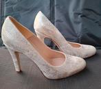 Unisa Pumps champagne kleur.  Maat 38. Zgan, Pumps, Beige, Ophalen of Verzenden, Zo goed als nieuw