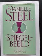 Spiegelbeeld van Danielle Steel, Ophalen of Verzenden, Zo goed als nieuw, Nederland