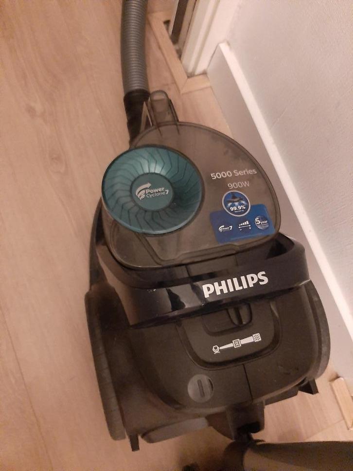 Philips 5000 Series 900W – werkt maar zuigt slecht, Witgoed en Apparatuur, Persoonlijke-verzorgingsapparatuur, Gebruikt, Scheren en Epileren