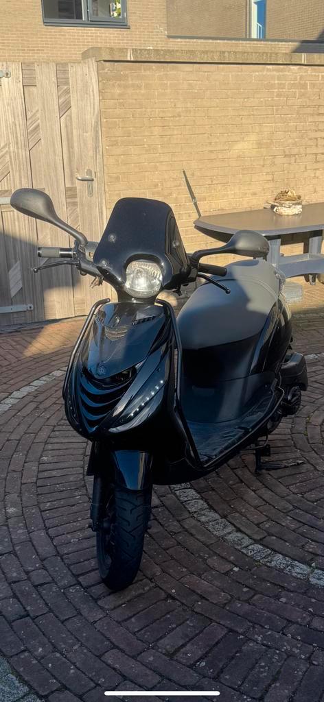 Piaggio Zip 4T, Fietsen en Brommers, Scooters | Piaggio, Gebruikt, Zip, Benzine, Ophalen
