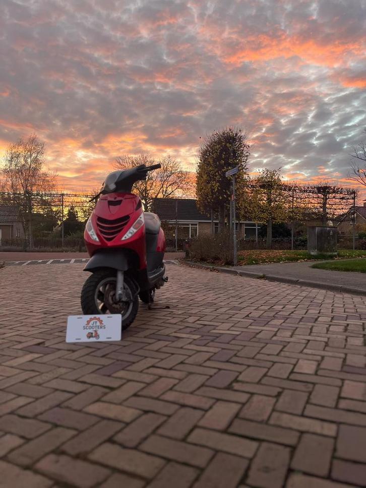 Piaggio Zip 2 takt 50cc, Fietsen en Brommers, Scooters | Piaggio, Zo goed als nieuw, Zip, Maximaal 45 km/u, Tweetakt, Ophalen