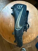 Nike voetbalschoenen maat 37, Maat XS of kleiner, Ophalen of Verzenden, Zo goed als nieuw, Schoenen