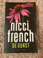 De Gunst - Nicci French, Ophalen of Verzenden, Zo goed als nieuw, Nederland