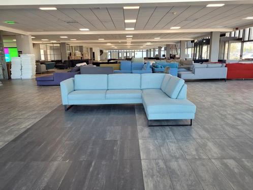Moderne hoekbank zeer lichtblauw 285x215 | BEZORGEN, Huis en Inrichting, Banken | Bankstellen, Zo goed als nieuw, Hoekbank, Vierpersoons of meer