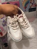 Hello Kitty Schoenen - Bershka, Ophalen of Verzenden, Gebruikt, Schoenen