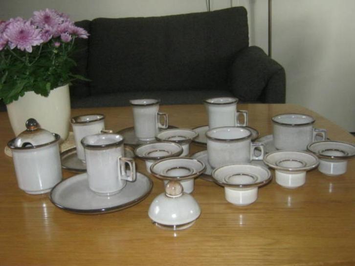 Driehoek Huizen eierdopjes suikerpotje melkkannetjes sauskom, Huis en Inrichting, Keuken | Servies, Zo goed als nieuw, Overige typen